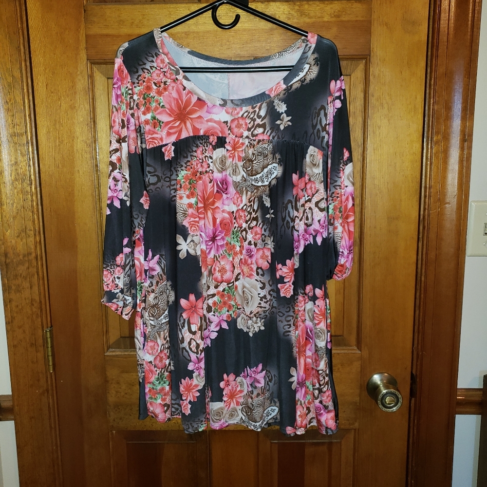 Tunic with pockets